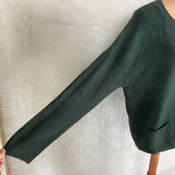 XCVI Green Gresham V-Neck Pocket Ribbed Sweater Top M - Picture 2 of 7